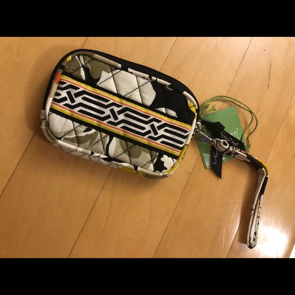 NWT Vera Bradley Tech Case in Dogwood